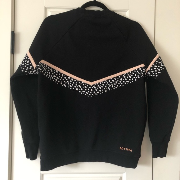 White fox boutique x Sarah’s day crewneck - Picture 2 of 3